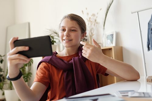 Girl-on-phone.jpg